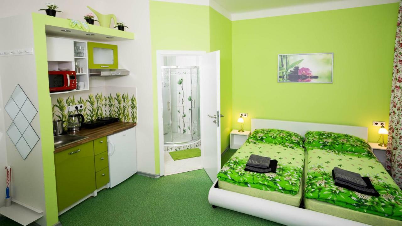 Apartment Four Year Seasons - Walkable To Centre, Metro And Riverside ปราก ภายนอก รูปภาพ